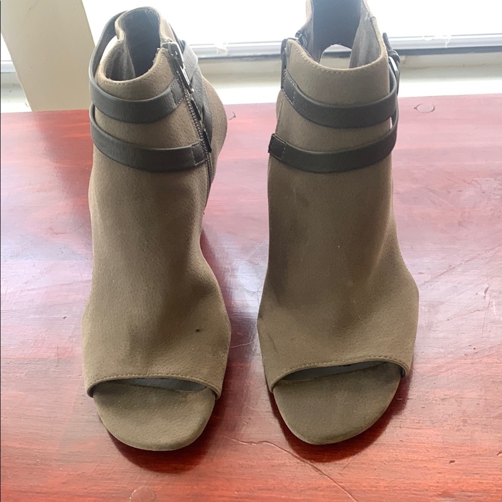 White Mountain Women's Tan Peep-Toe Ankle Boots